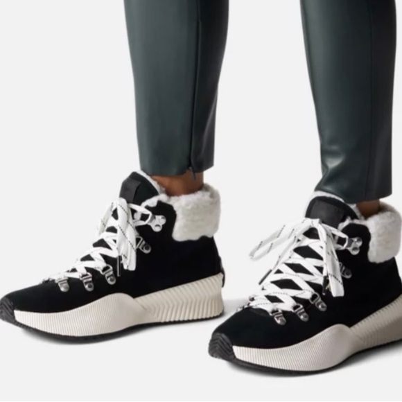 Sorel OUT N ABOUT™ III CONQUEST BOOT. Black & White. Size 9. New in Box. - Picture 4 of 16